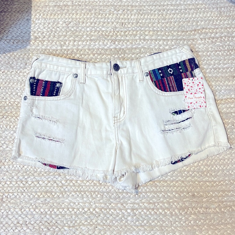 NWT Free People White Wash Womens Jean Shorts Size 31